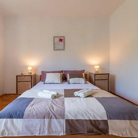 Apartment Dida Frane In *
