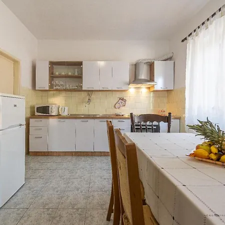 Dida Frane In Apartment